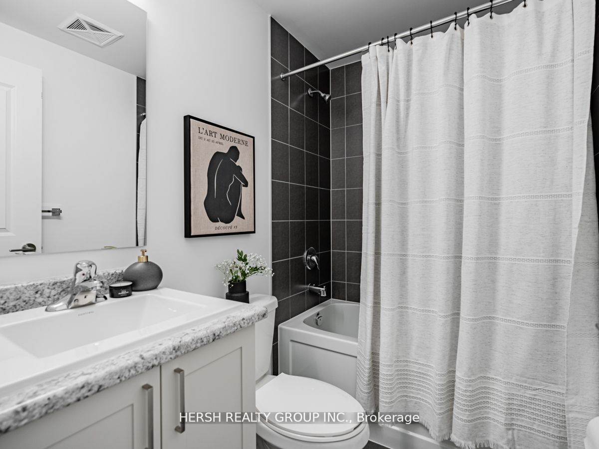 1095 Douglas McCurdy Comm, #256