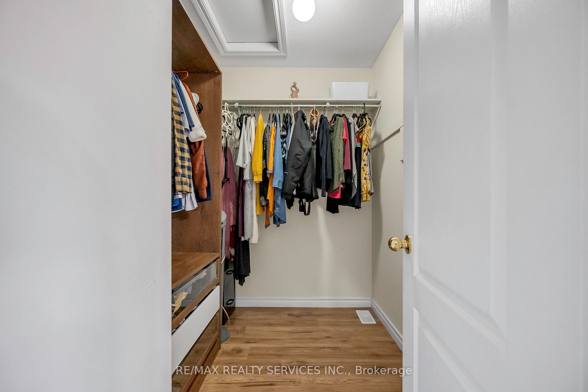 123 Swindale Dr