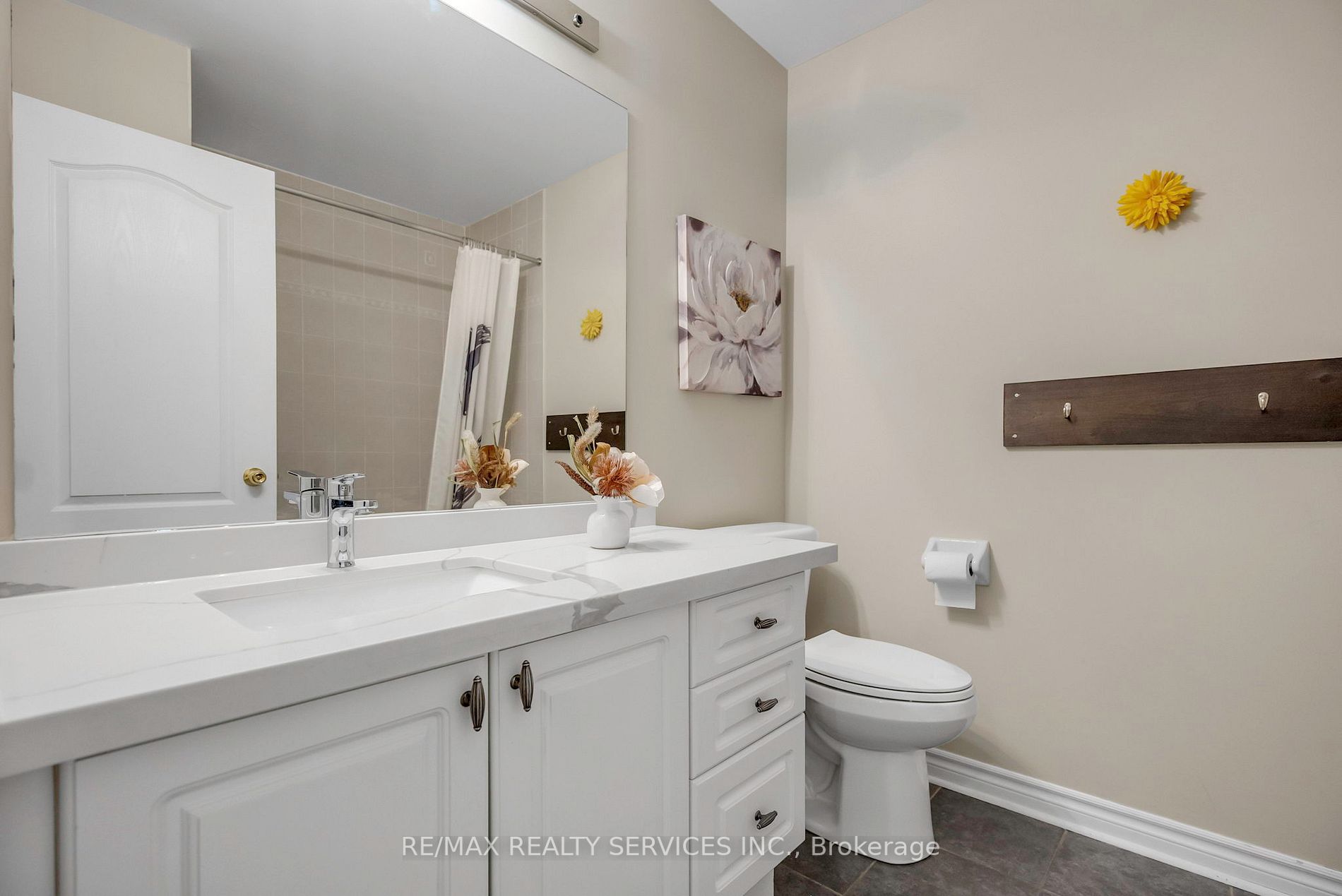 123 Swindale Dr