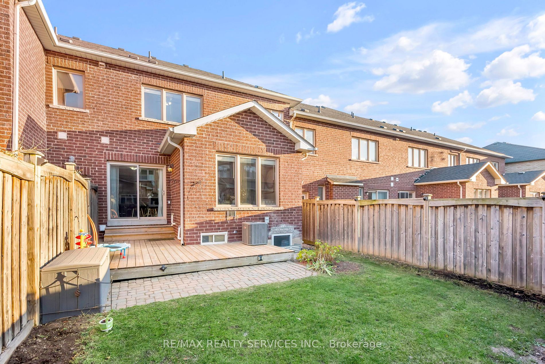 123 Swindale Dr