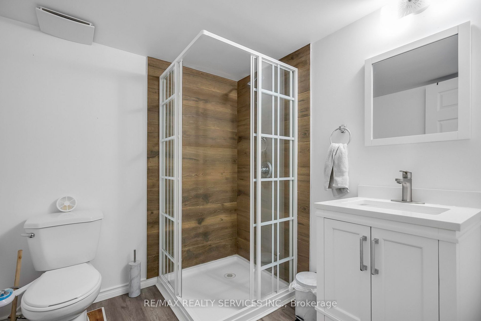 123 Swindale Dr