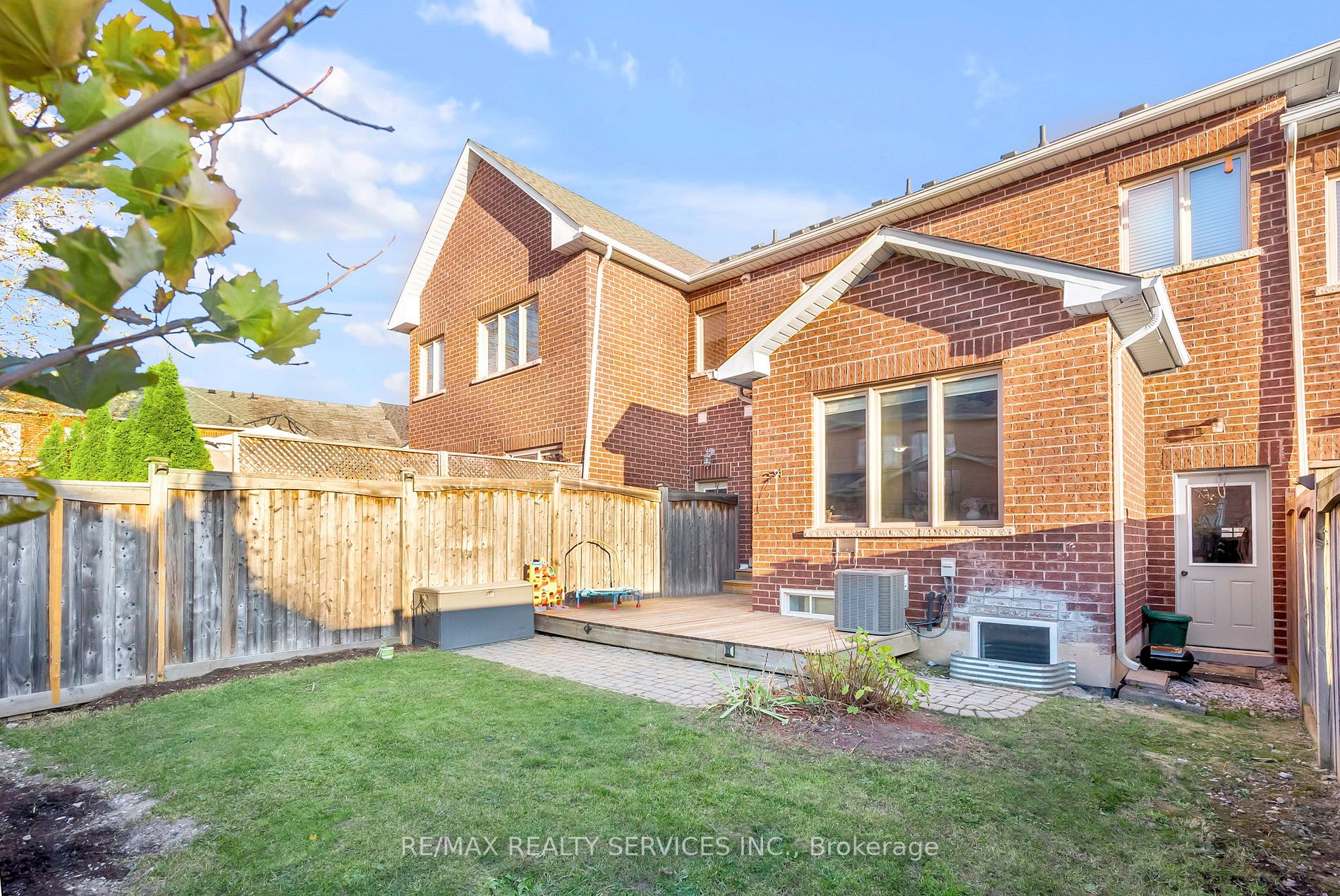 123 Swindale Dr