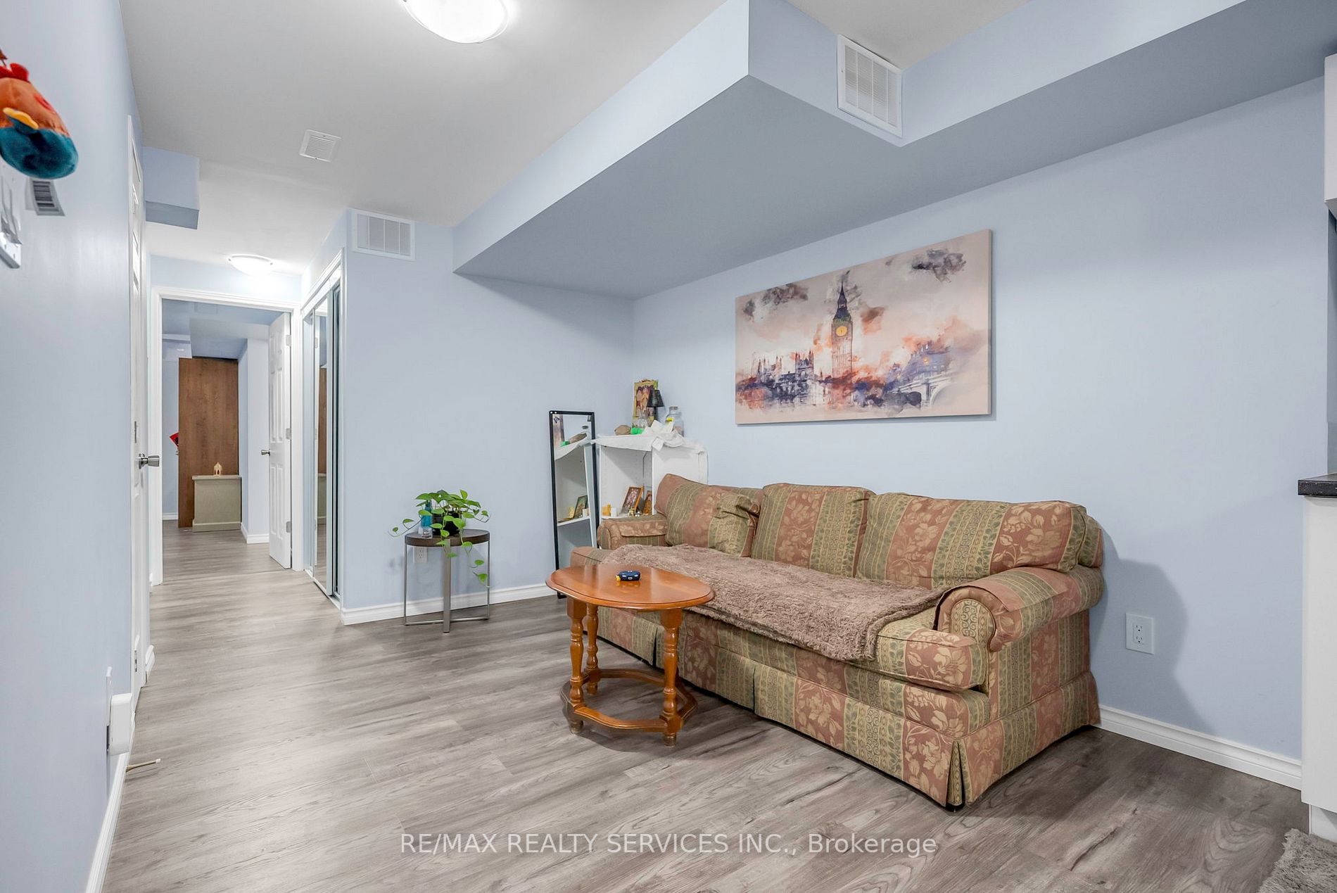 123 Swindale Dr
