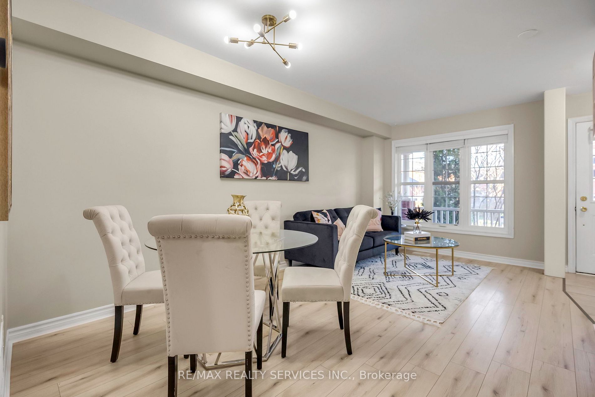 123 Swindale Dr