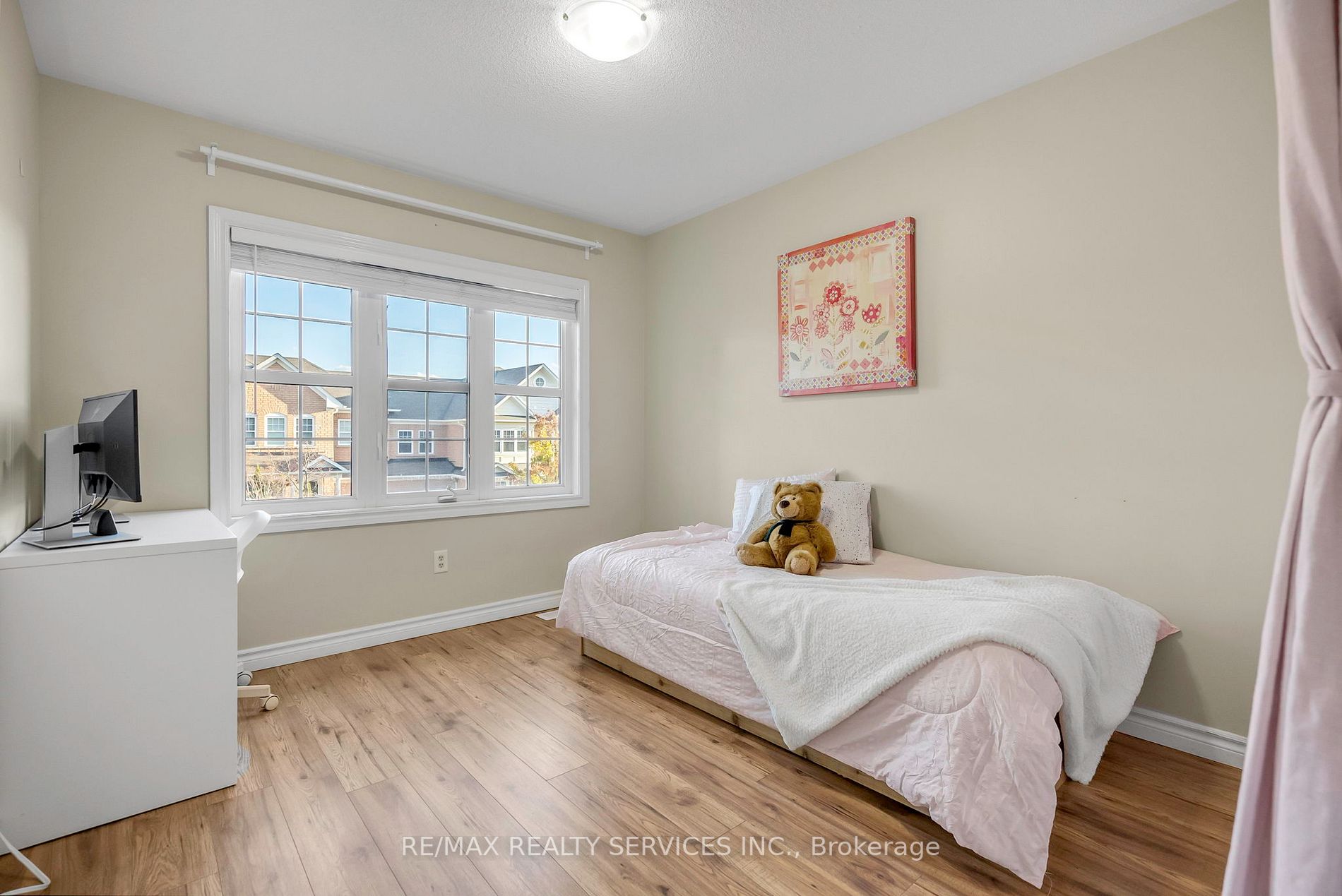 123 Swindale Dr