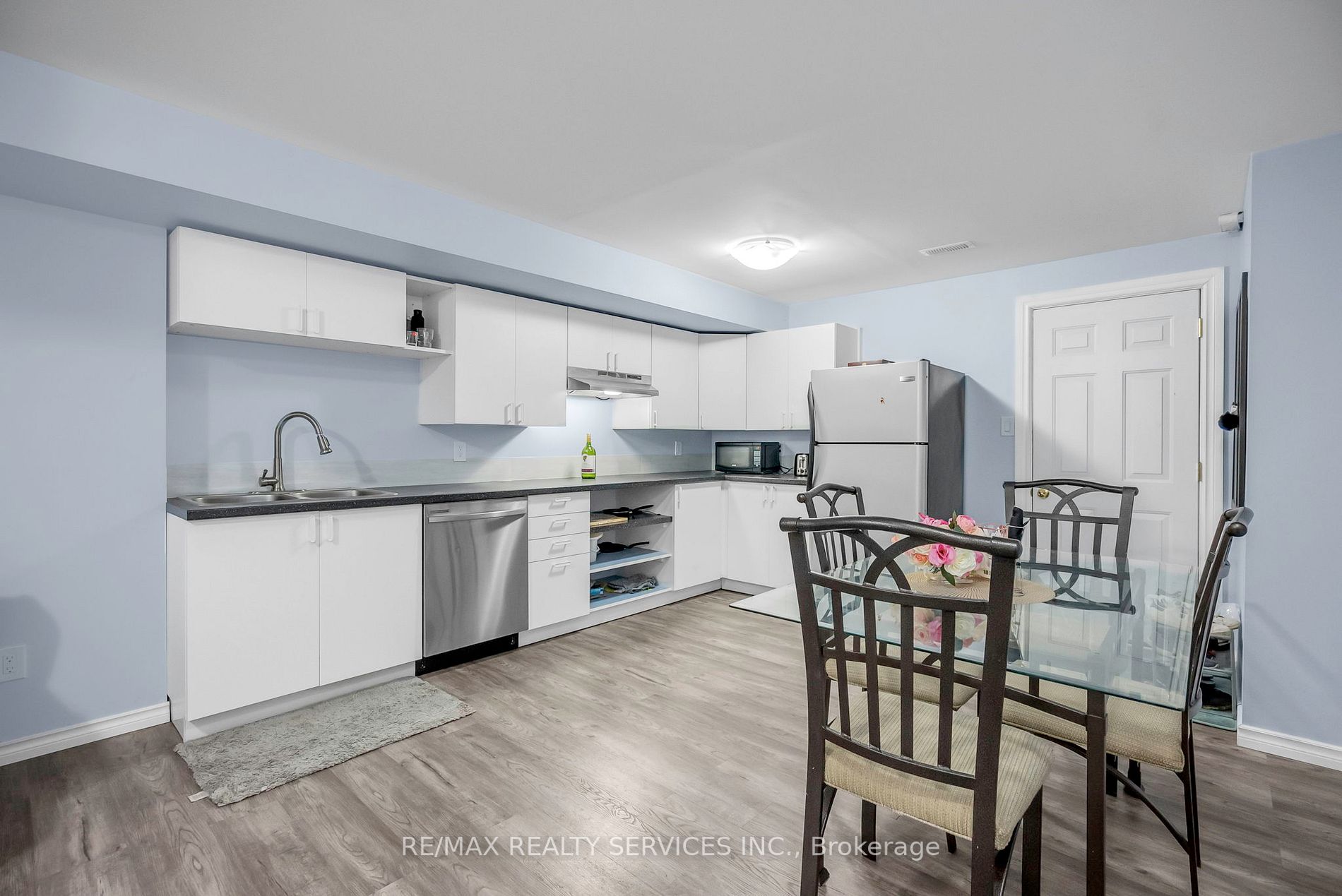 123 Swindale Dr
