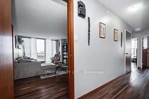 17 Knightsbridge Rd, #1910