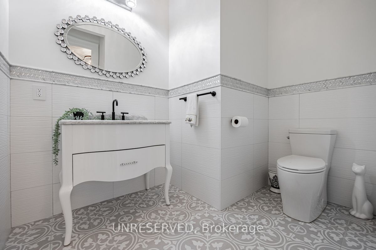 1257 Lakeshore Road W