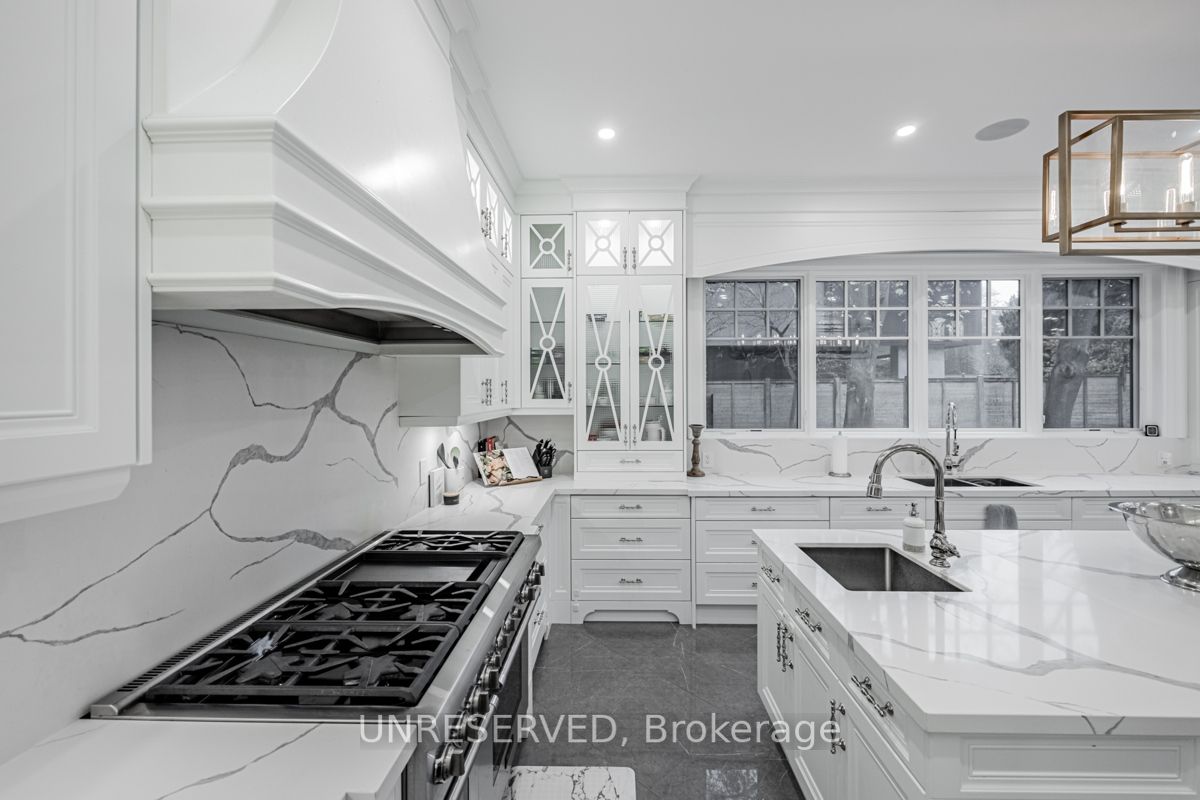 1257 Lakeshore Road W