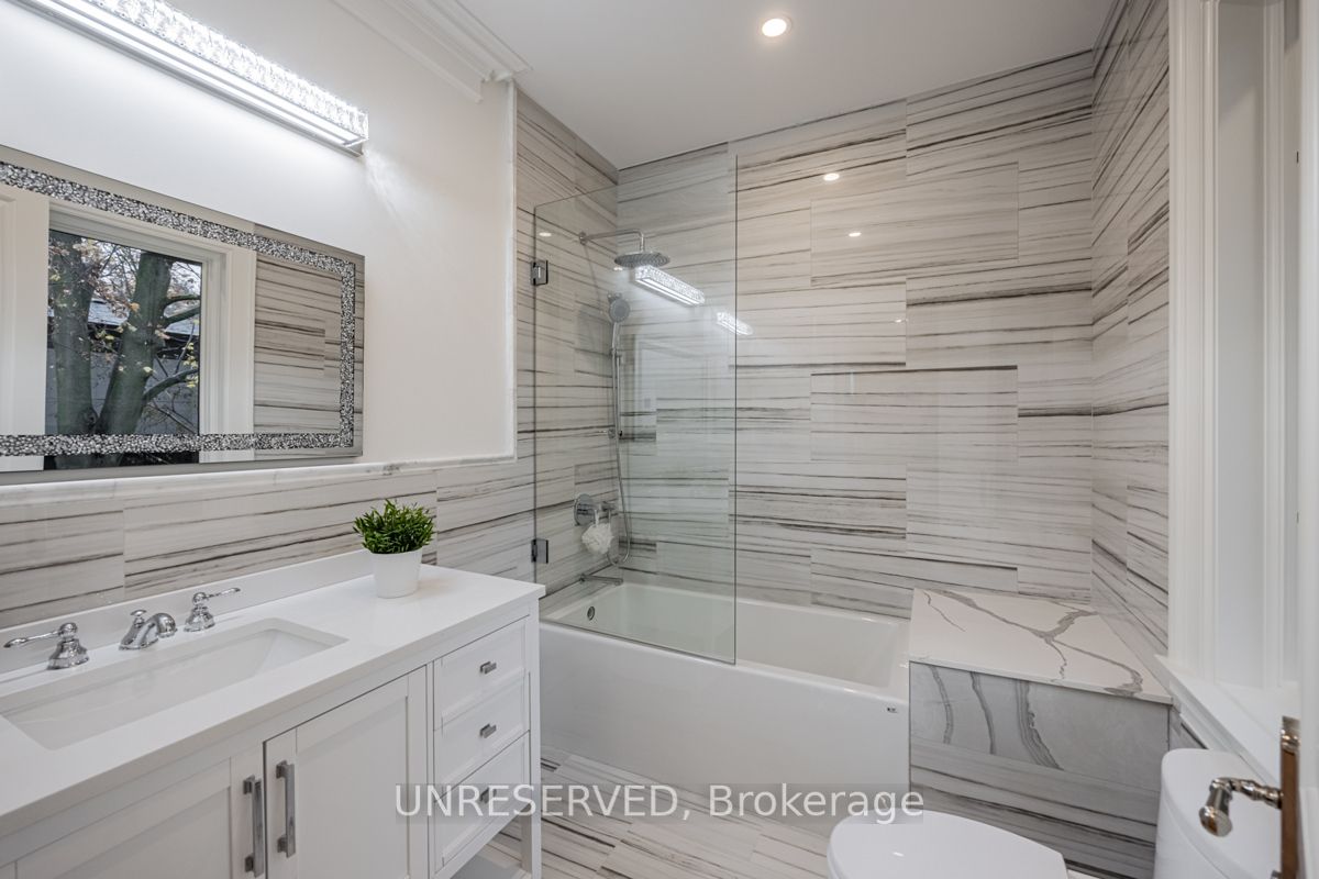 1257 Lakeshore Road W