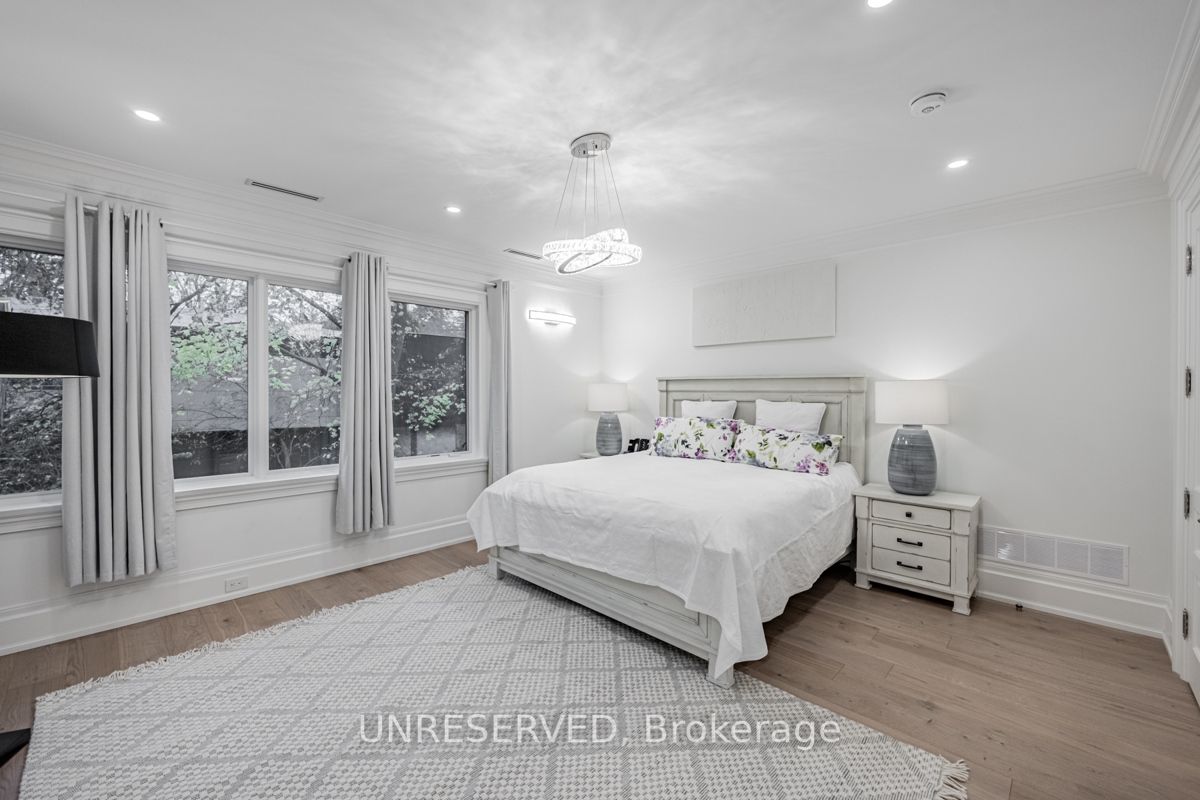 1257 Lakeshore Road W