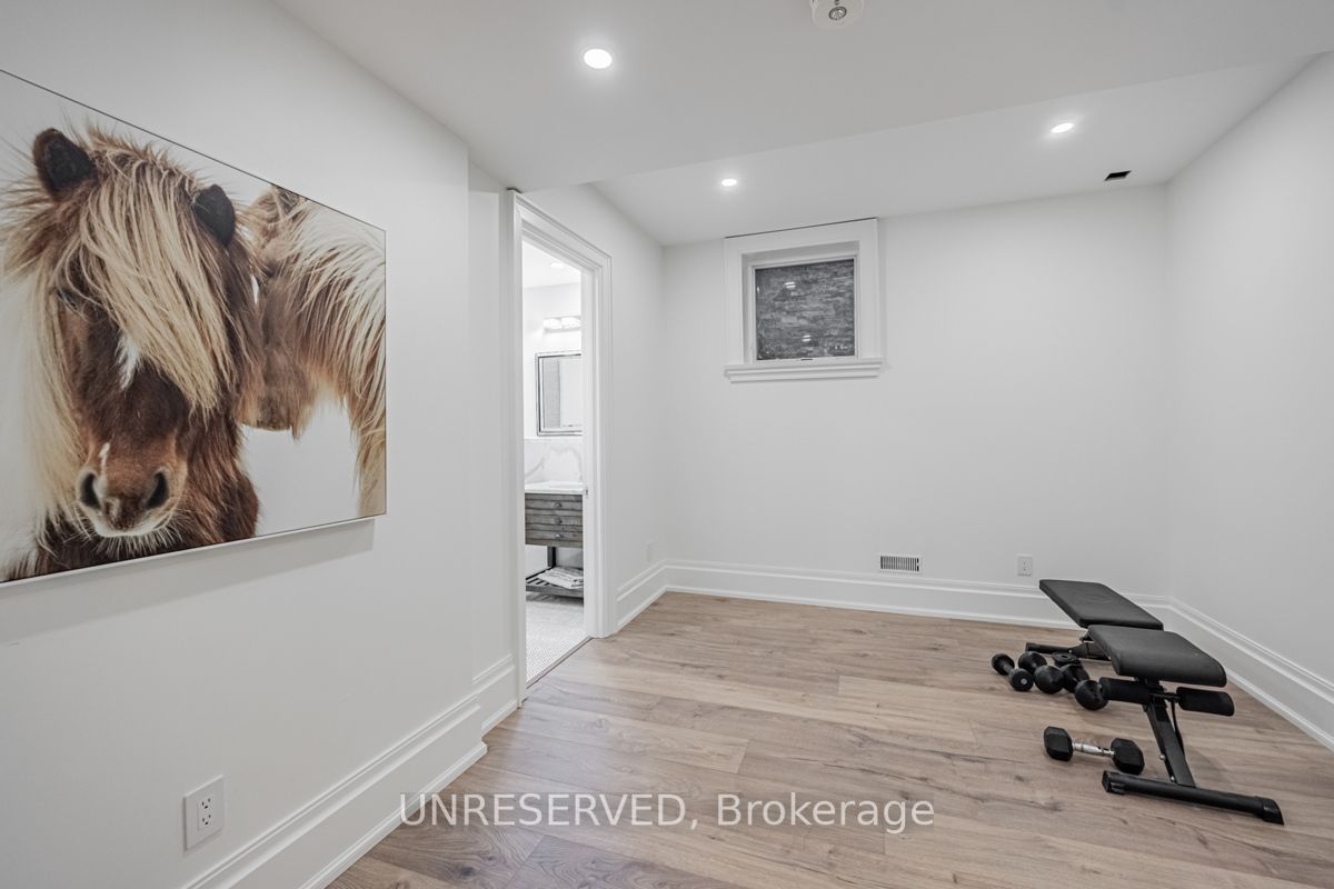 1257 Lakeshore Road W