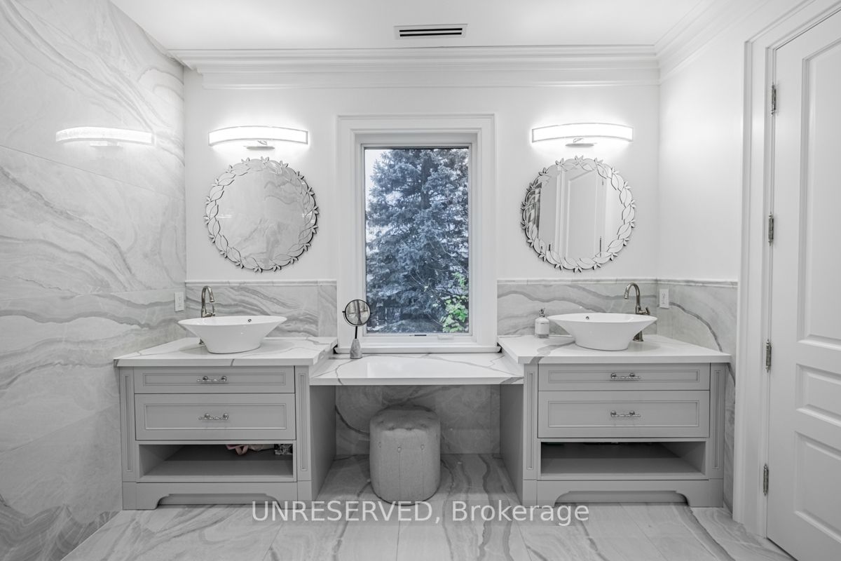 1257 Lakeshore Road W