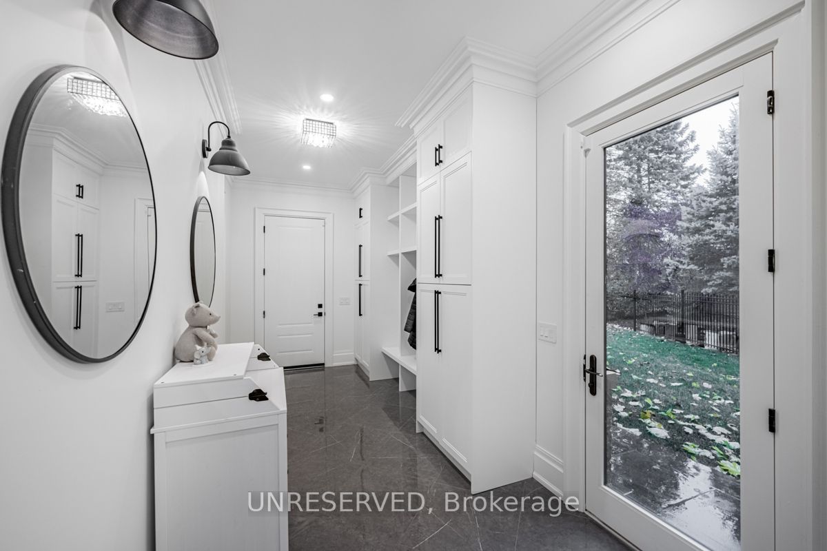1257 Lakeshore Road W