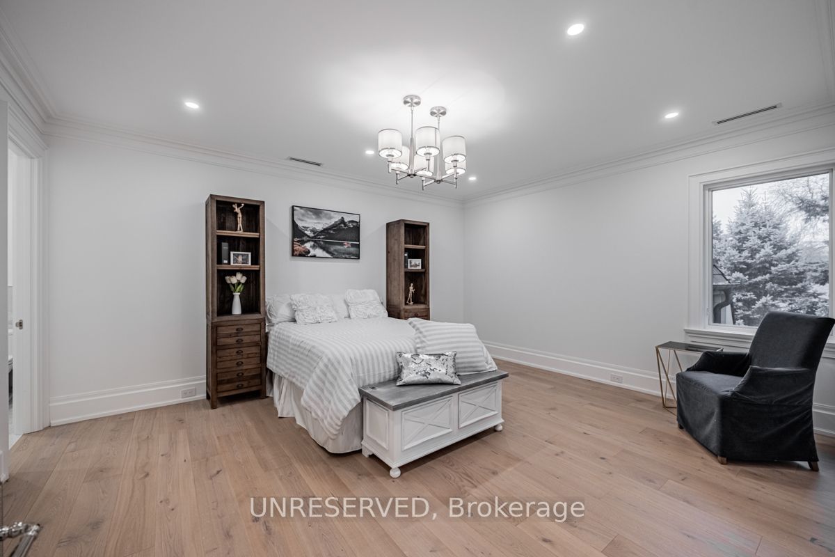 1257 Lakeshore Road W