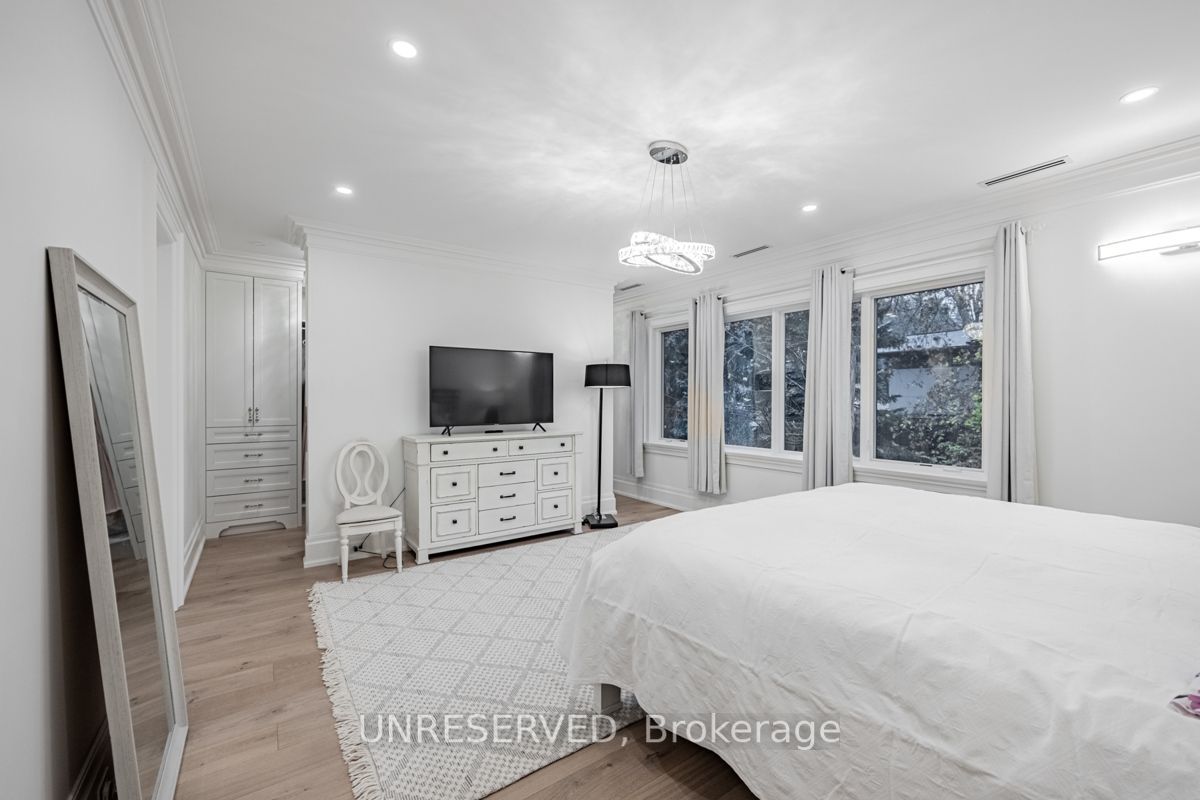 1257 Lakeshore Road W