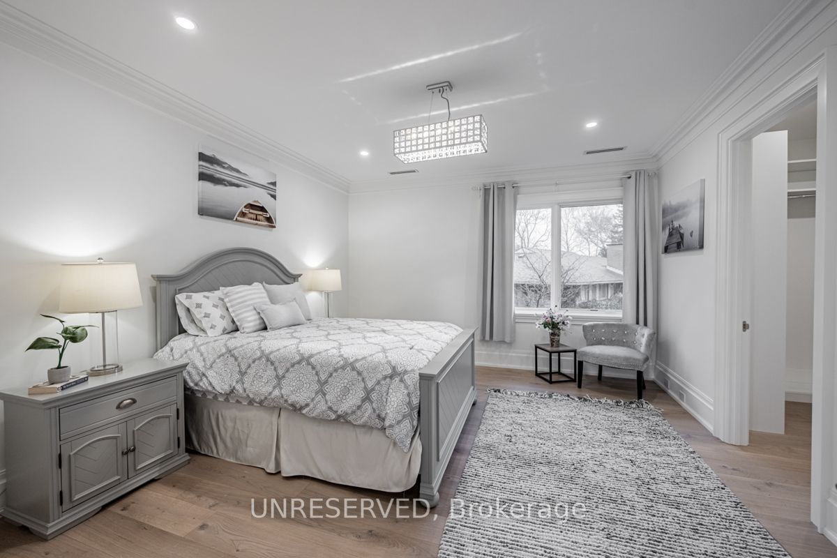 1257 Lakeshore Road W