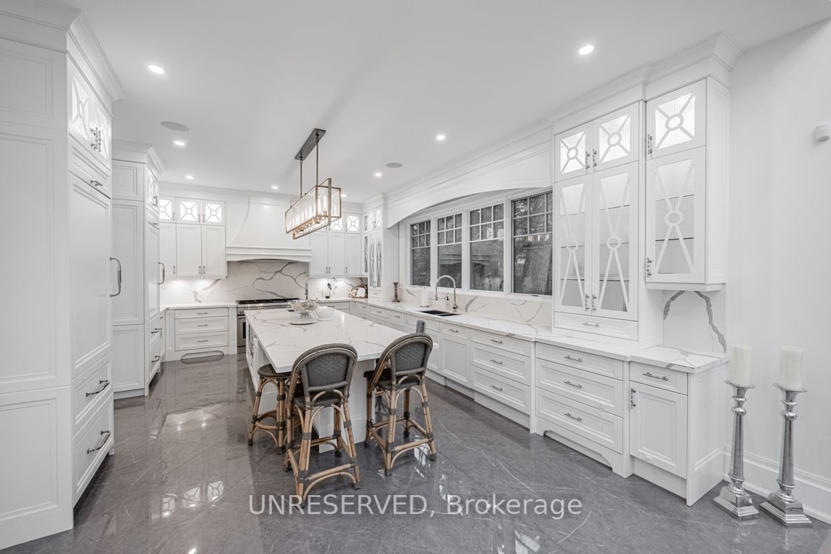 1257 Lakeshore Road W
