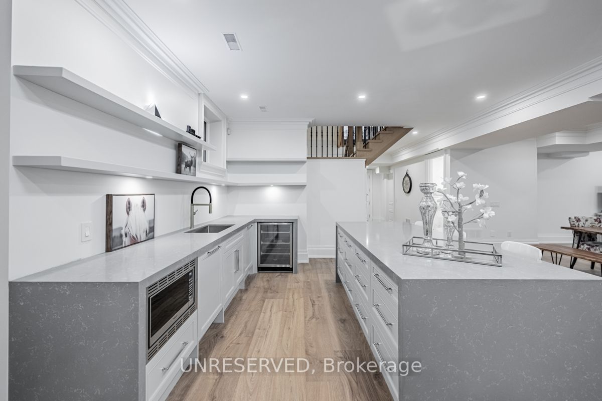1257 Lakeshore Road W