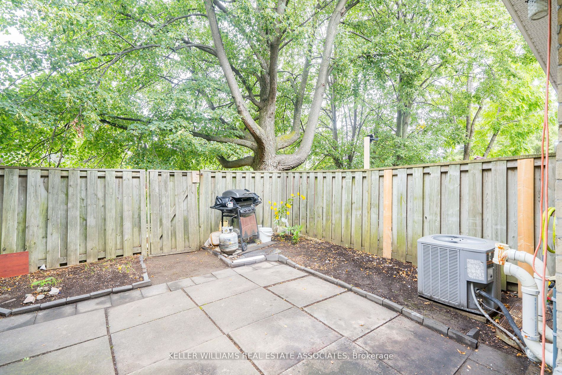 400 Mississauga Valley Blvd, #143