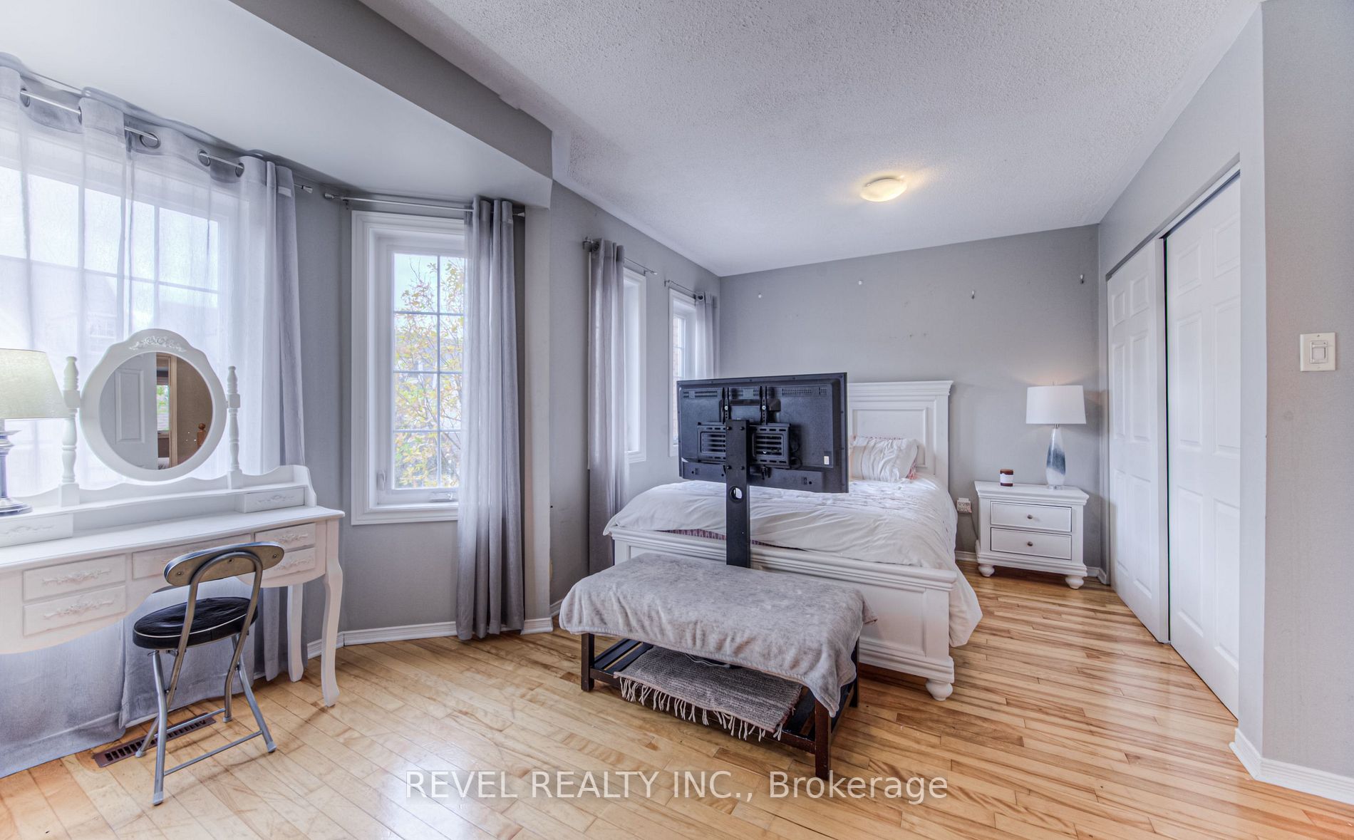175 Roxton Rd