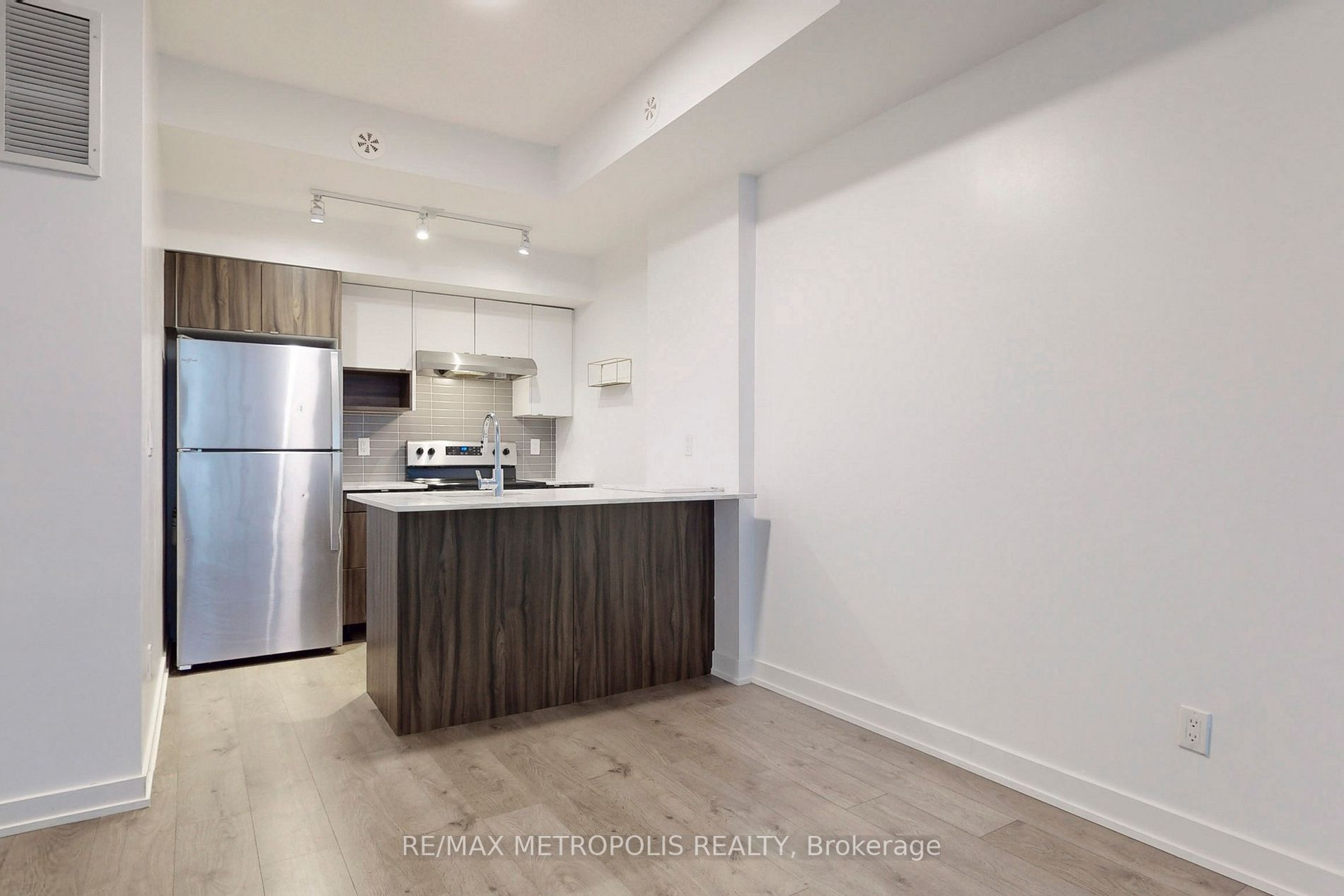 1141 Cooke Blvd, #409