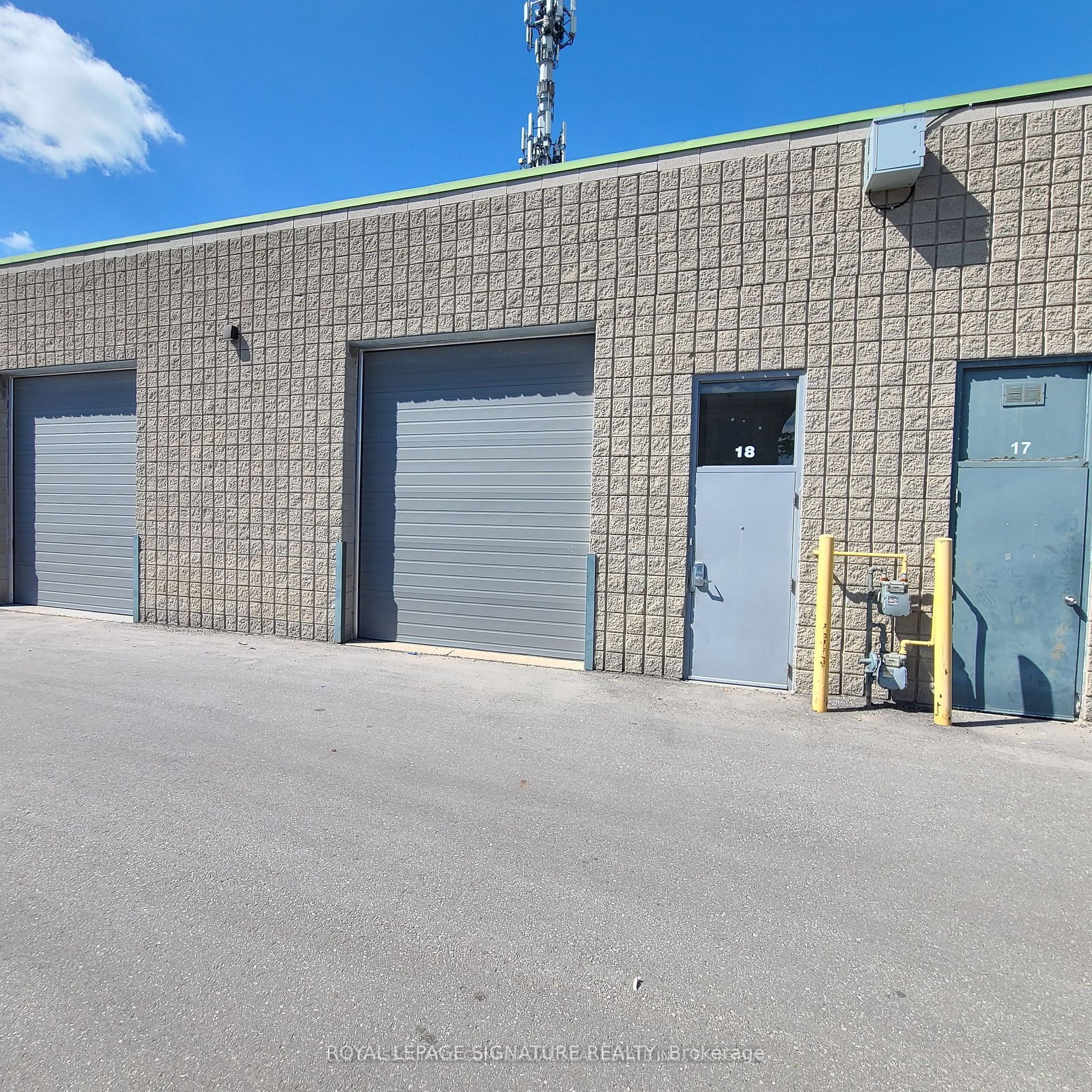 348 Bronte St S, #18
