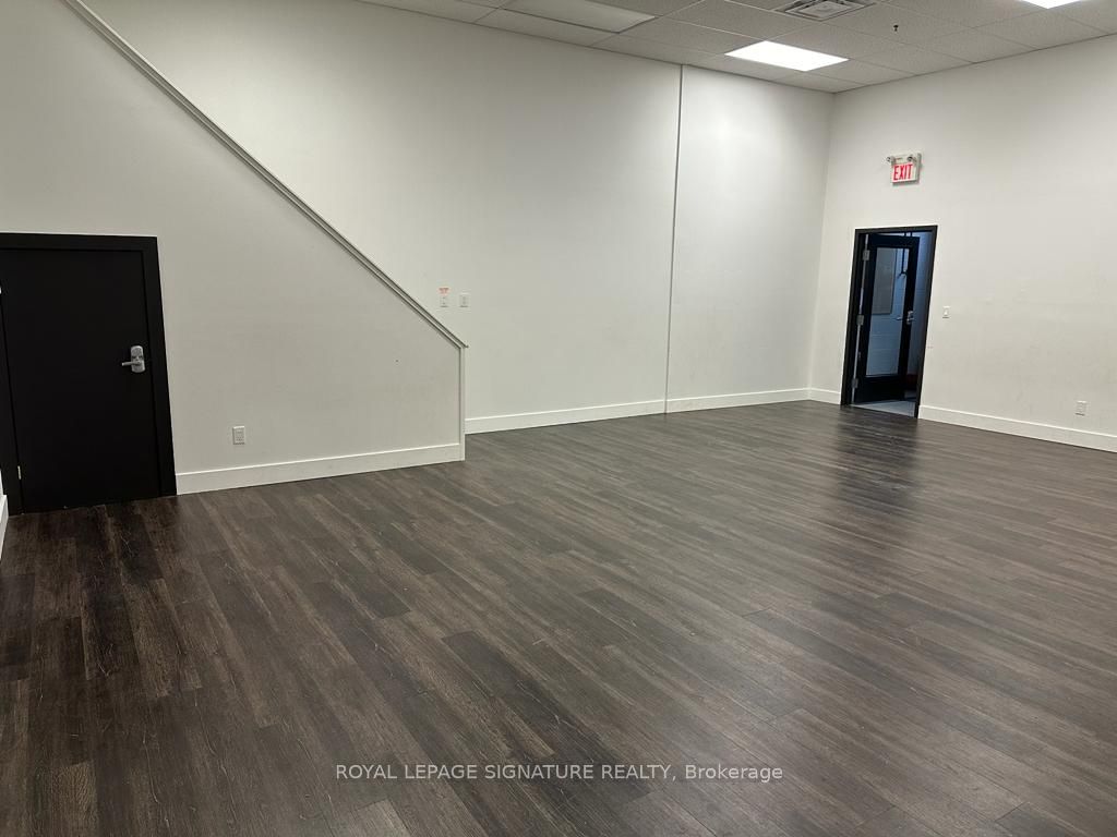 348 Bronte St S, #18