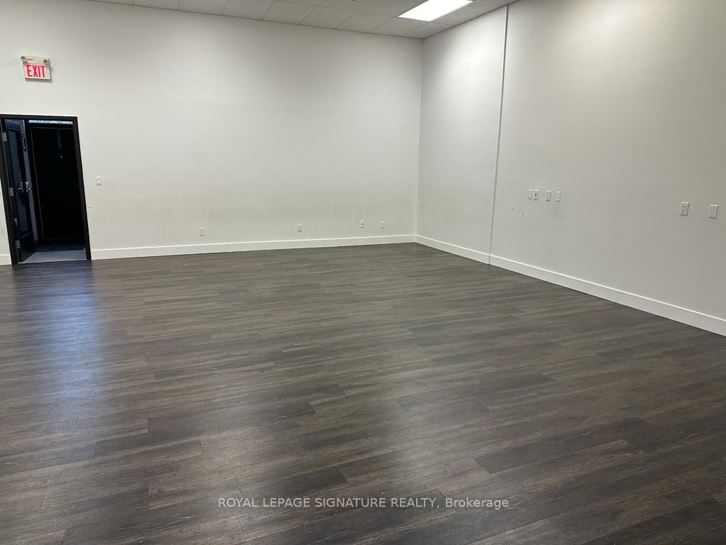 348 Bronte St S, #18