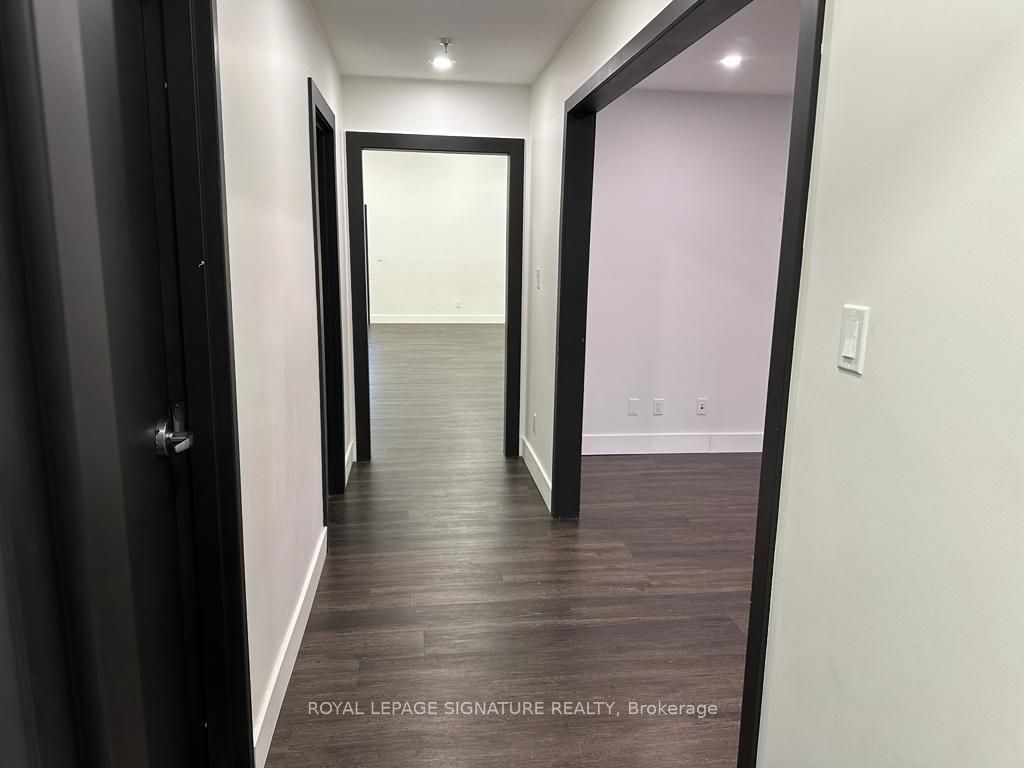 348 Bronte St S, #18