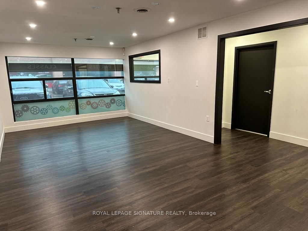 348 Bronte St S, #18
