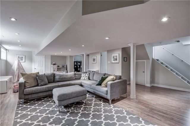 1259 Twin Oaks Dell Dr