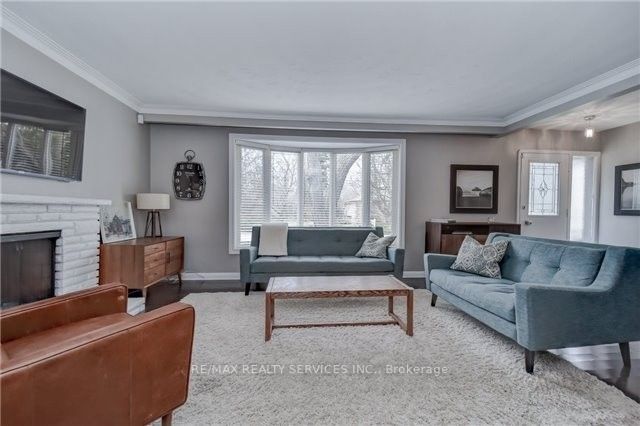 1259 Twin Oaks Dell Dr