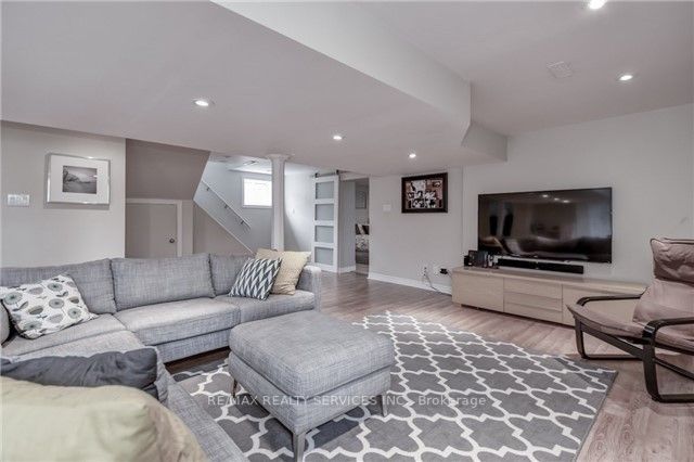1259 Twin Oaks Dell Dr