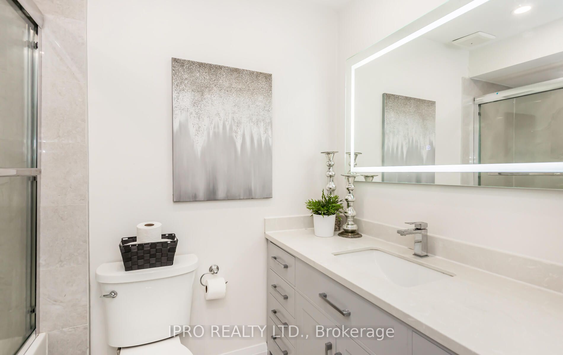 6069 Starfield Cres