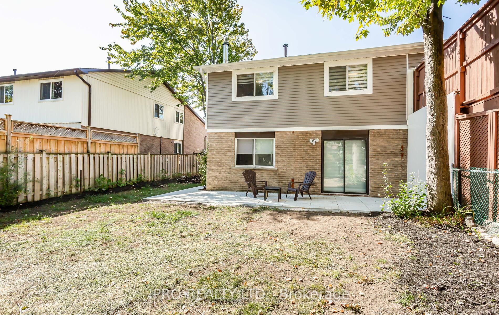 6069 Starfield Cres