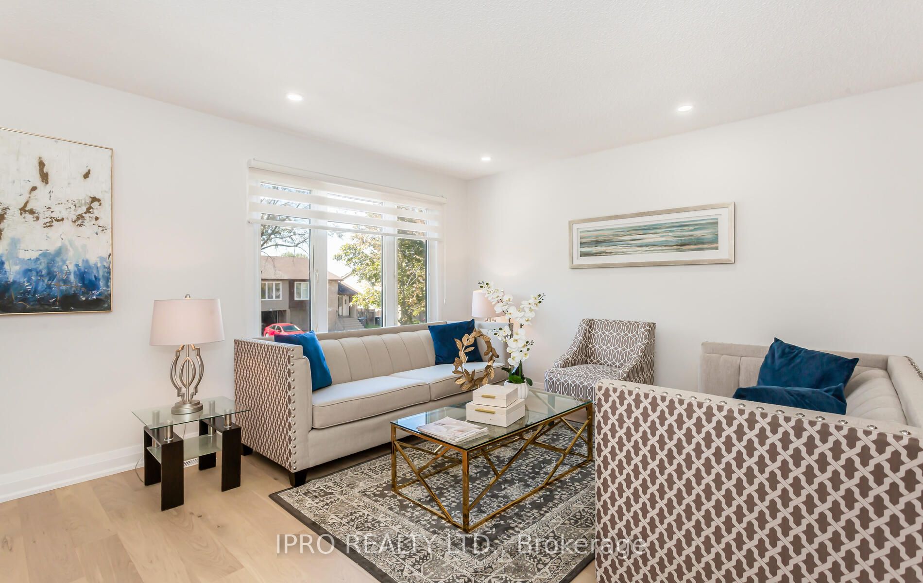 6069 Starfield Cres