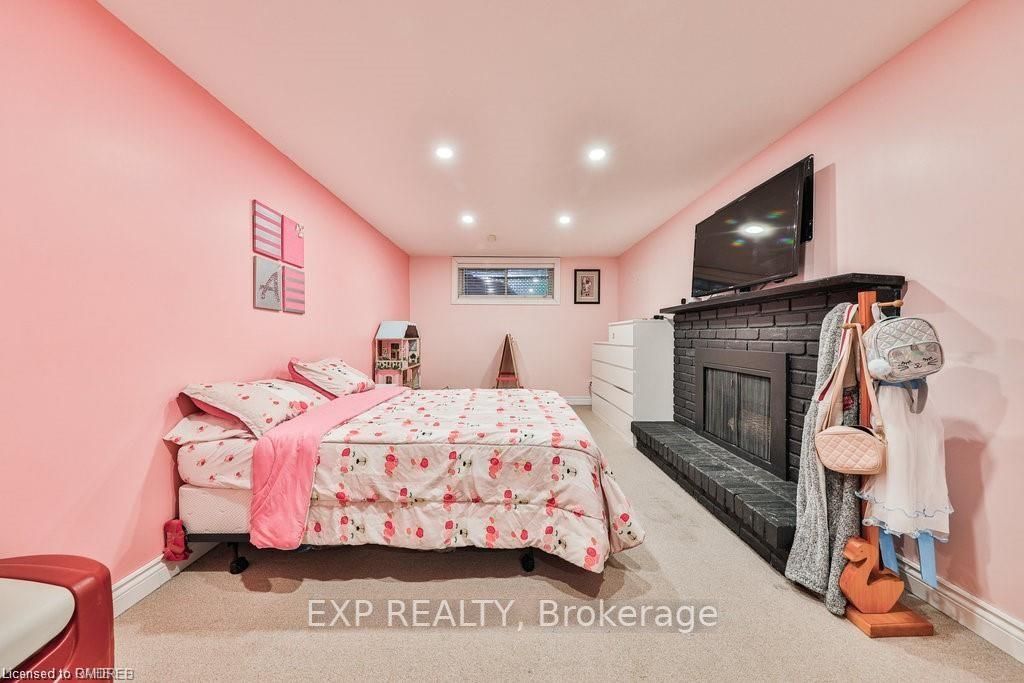329 Erindale Dr