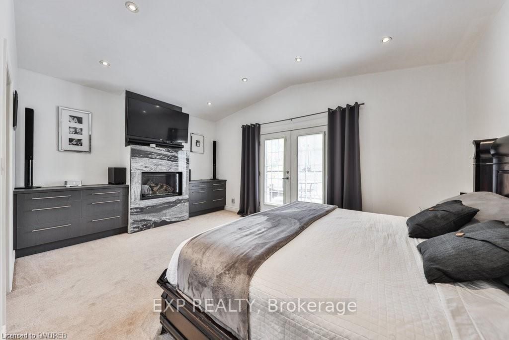 329 Erindale Dr