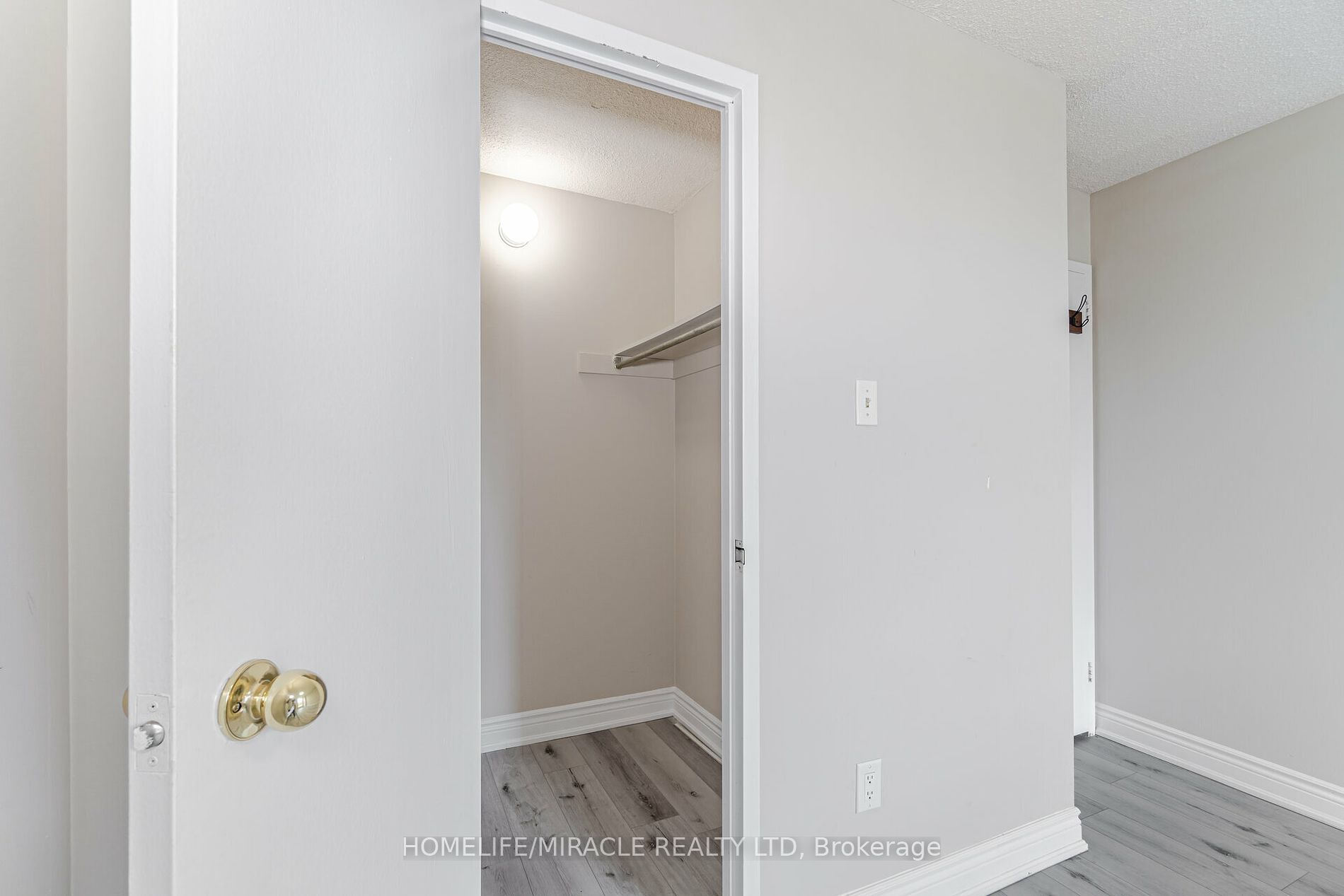 25 Kensington Rd, #410
