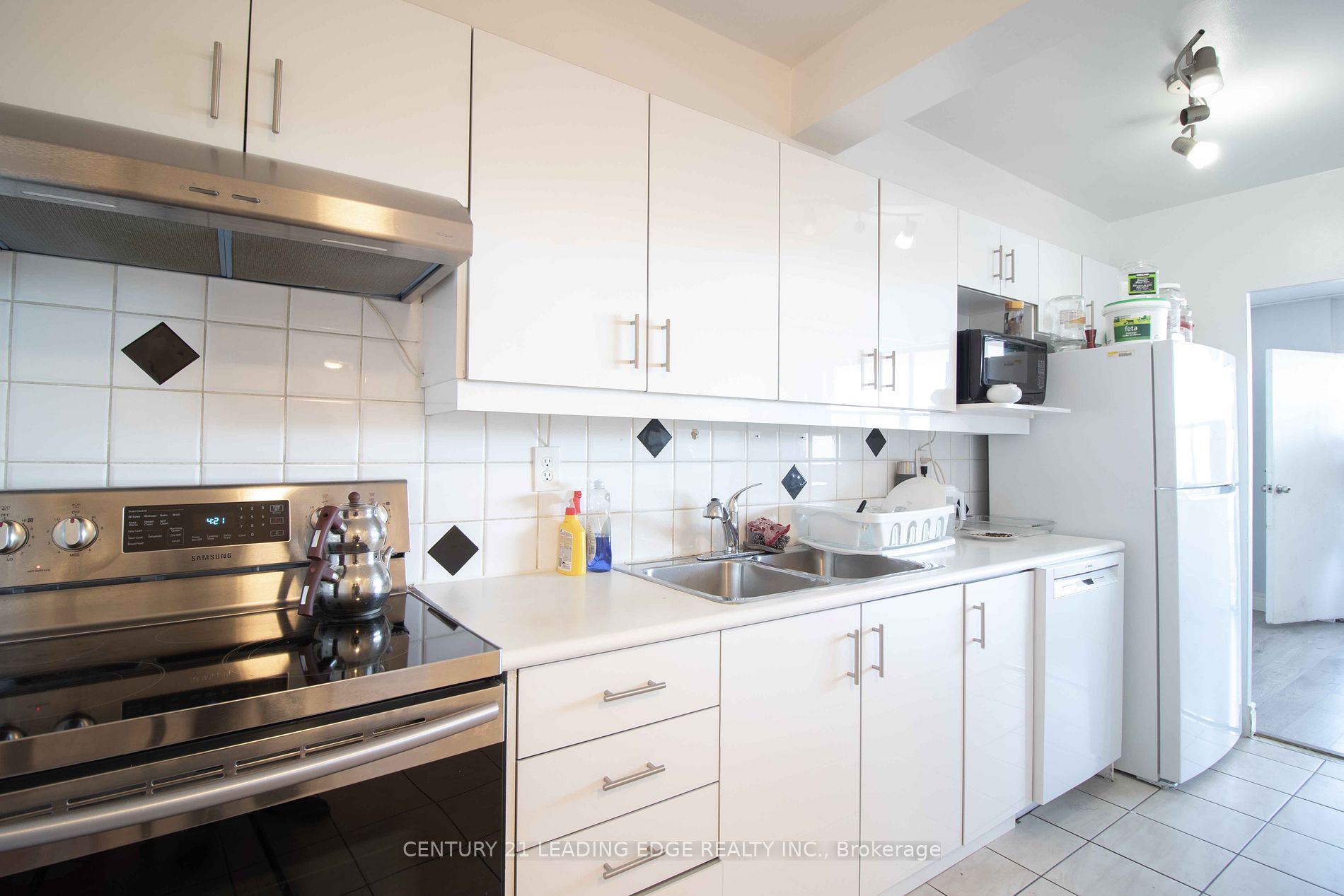 80 Grandravine Dr, #703