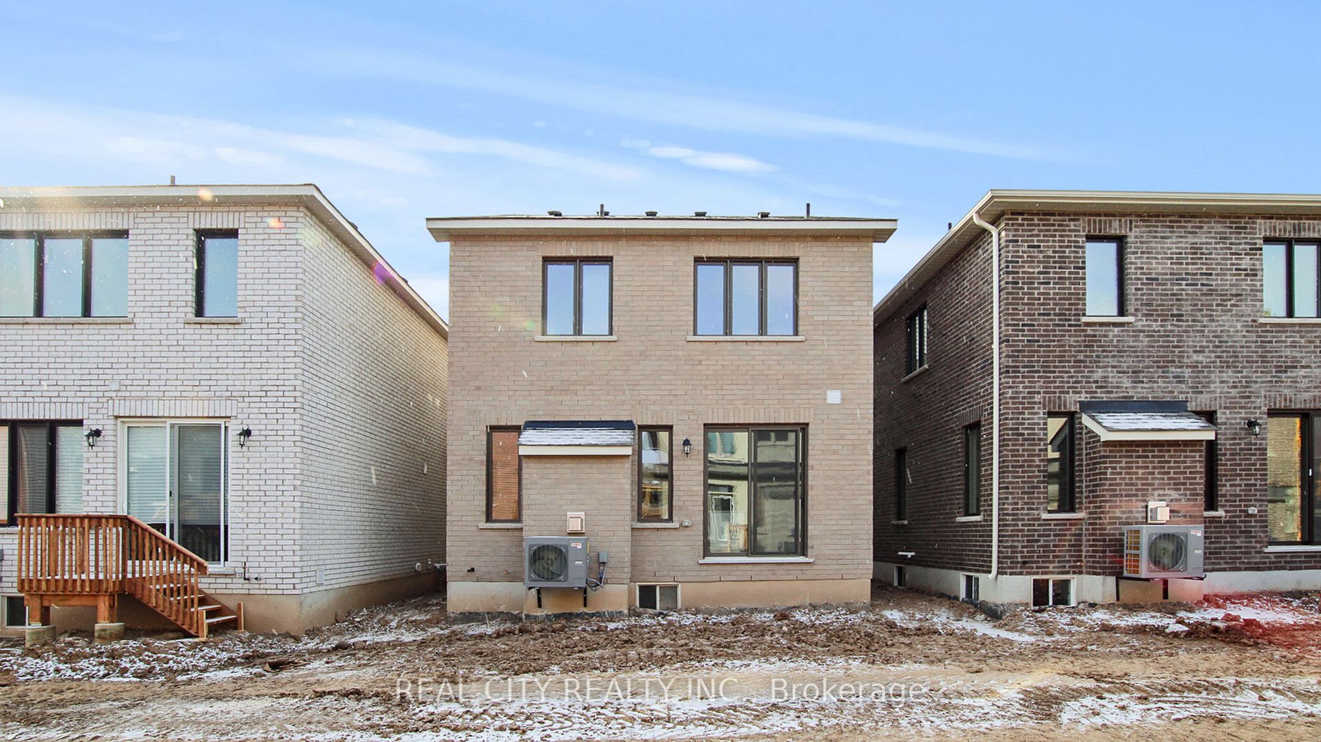1261 Manitou Way