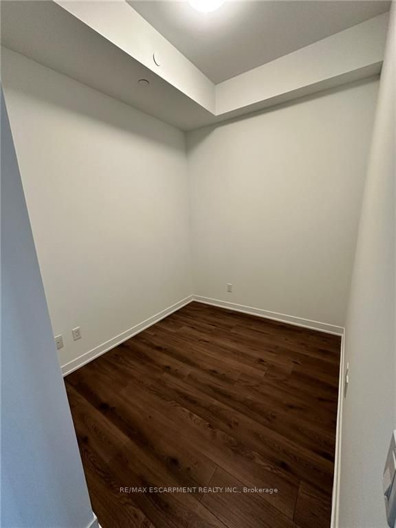 405 Dundas St W, #316
