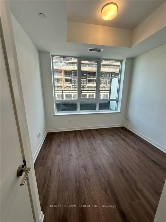 405 Dundas St W, #316
