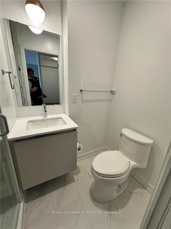 405 Dundas St W, #316