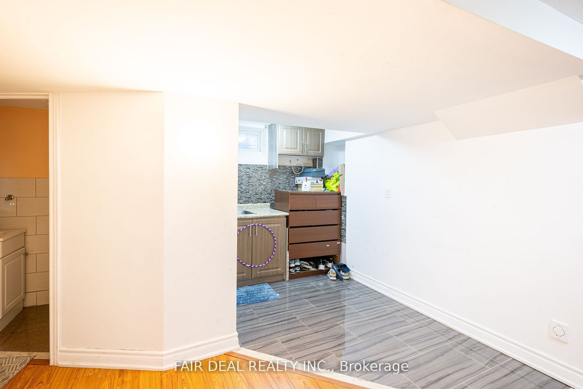 8 Arda Cres
