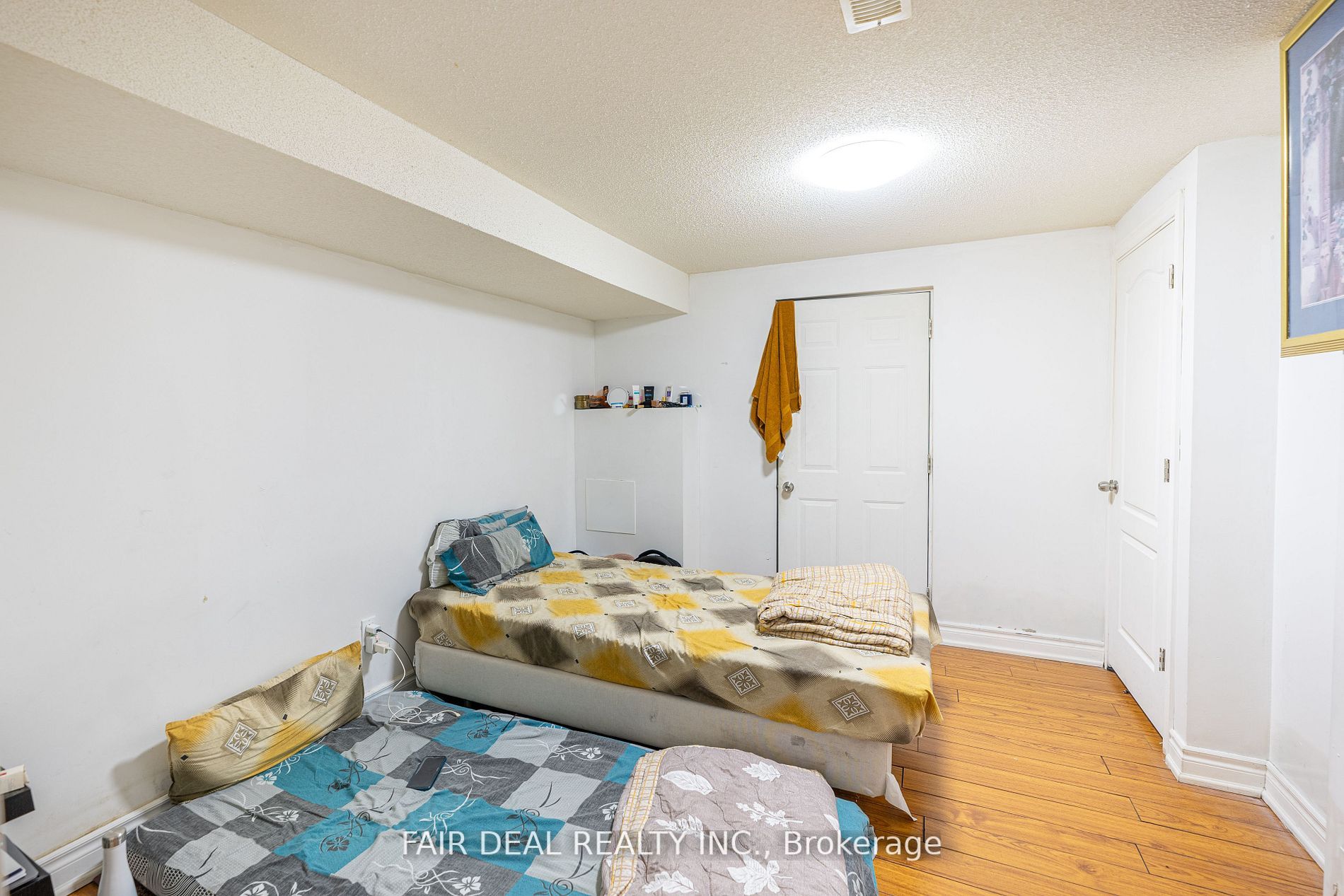 8 Arda Cres