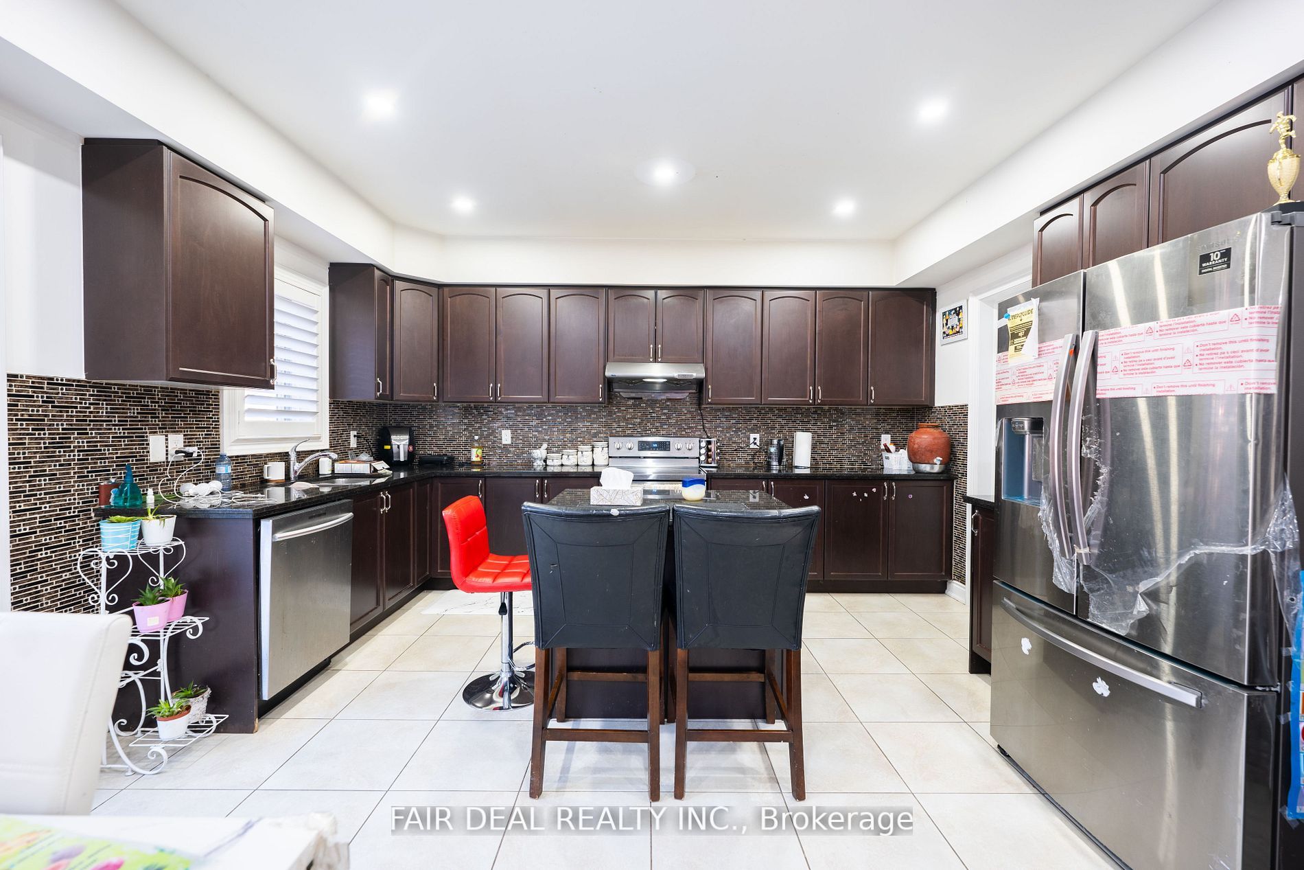 8 Arda Cres