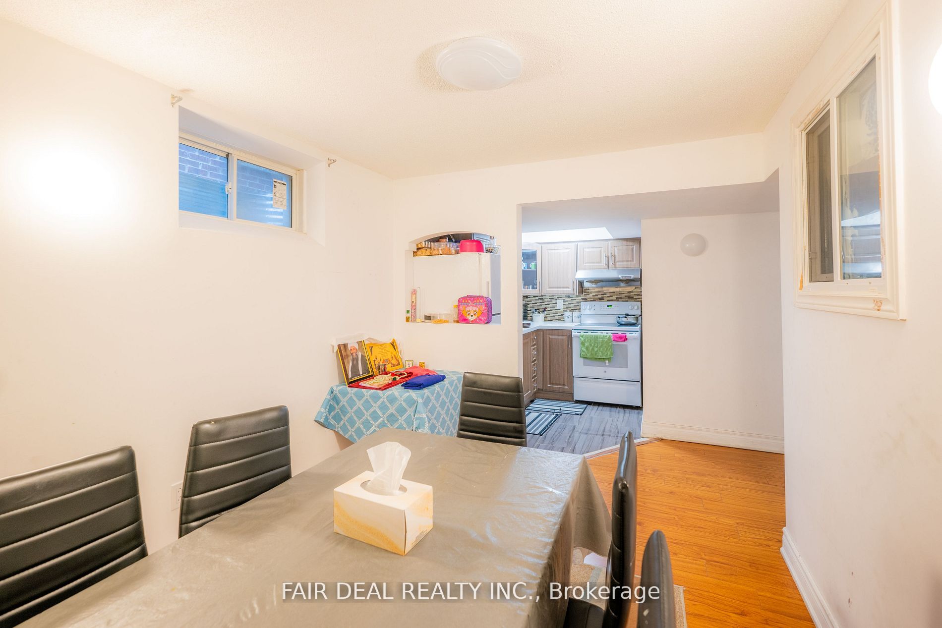 8 Arda Cres