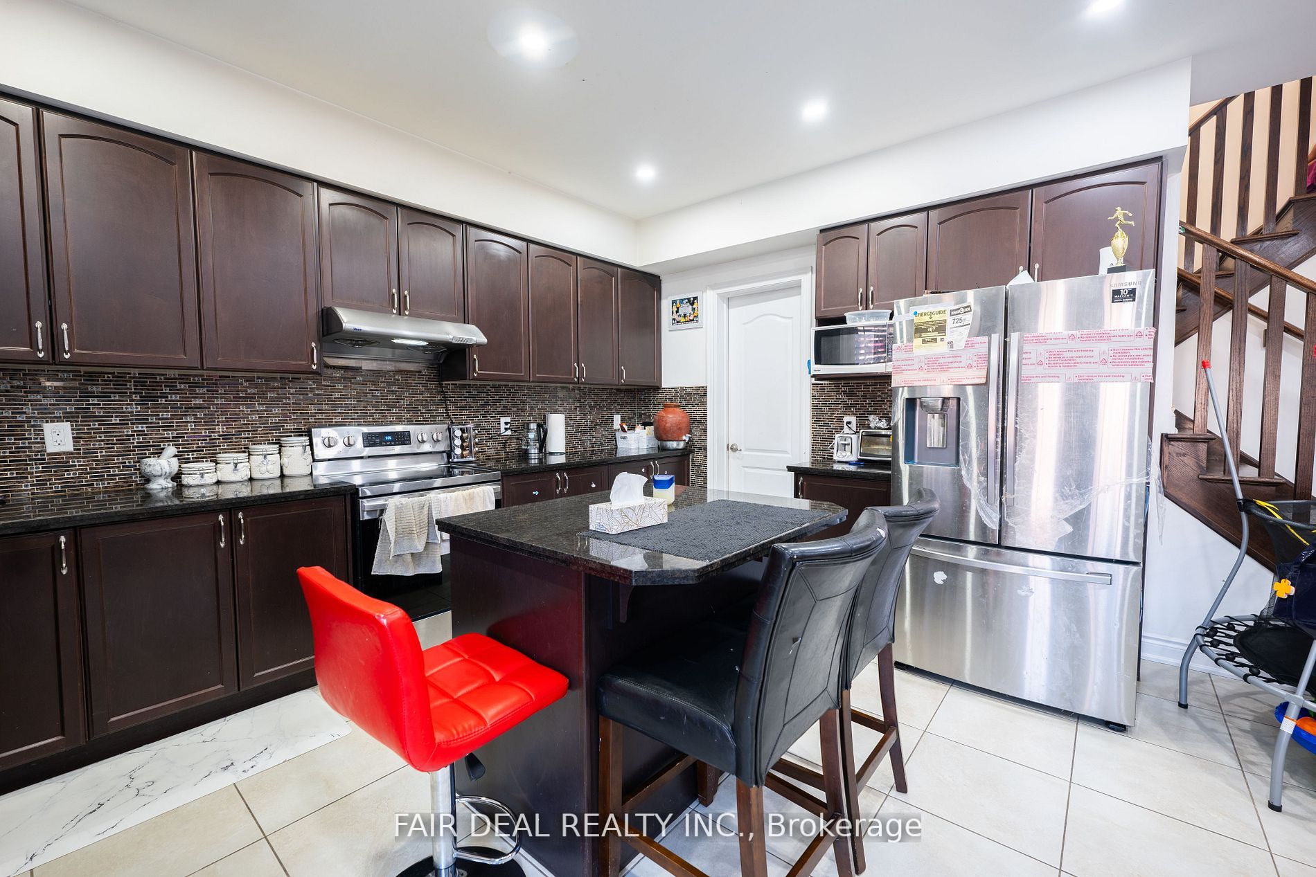 8 Arda Cres